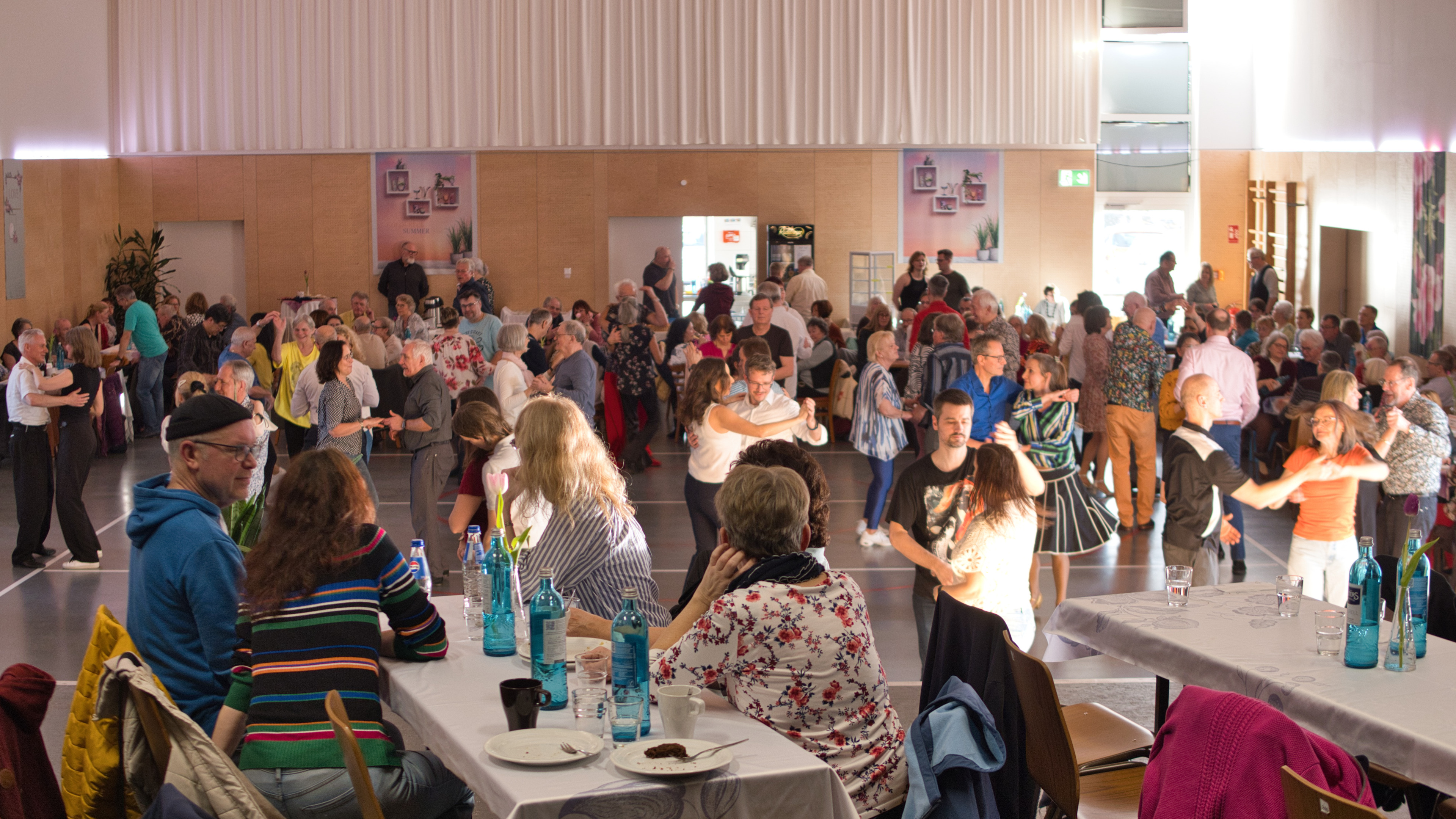 P1381366 Bühne 01 Neox