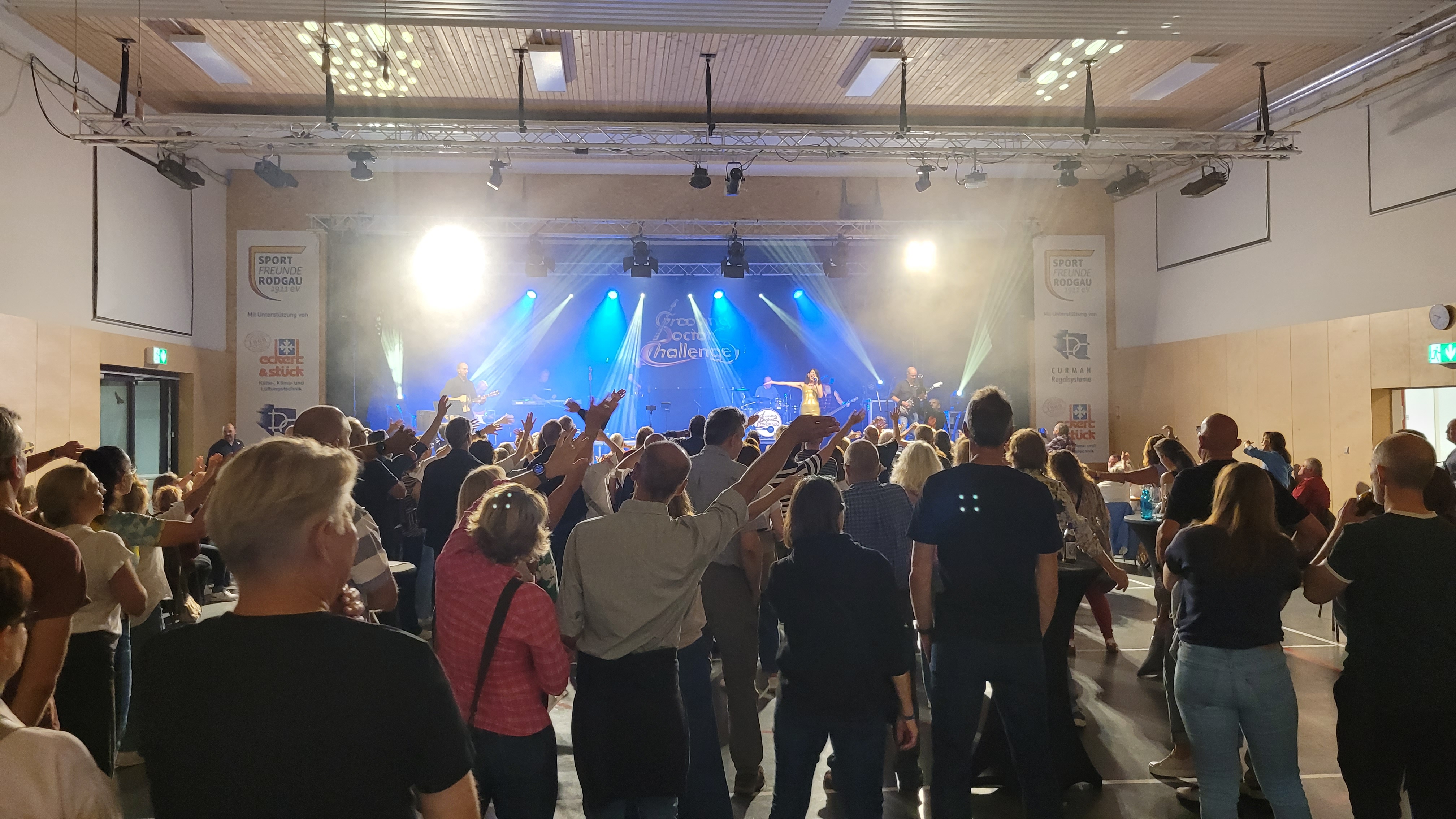 20260926 213855 BandPublikum